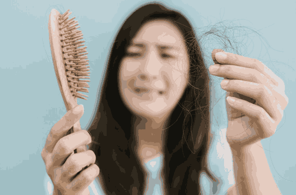 آیا کیست تخمدان باعث ریزش مو میشود؟ هر آنچه که باید بدانید